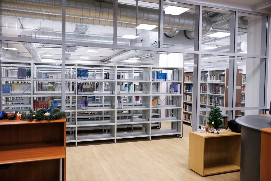 Εγκαίνια βιβλιοθήκης ΣΘΕ του ΑΠΘ στον χώρο όπου υπήρχε η κατάληψη του Βιολογικού