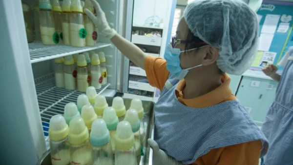 ΕΟΦ: Προειδοποίηση για βρεφικό γάλα που συνδέεται με κρούσματα αλλαντίασης και διακινείται μέσω διαδικτύου