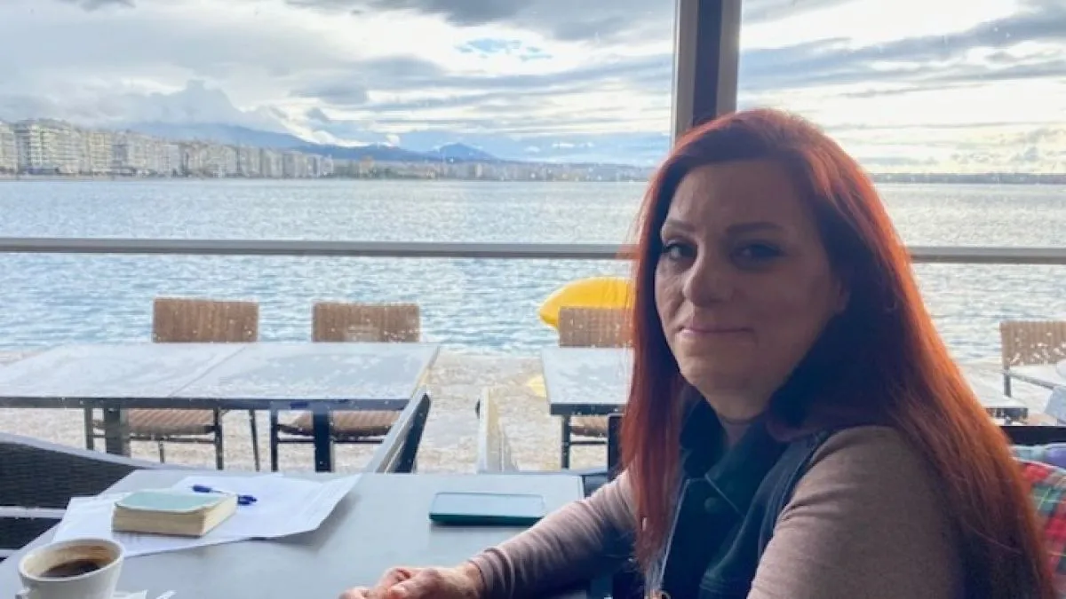 Στις 50 επεµβάσεις σταµάτησα να µετράω... - Η Αθανασία Χουβαρδά μιλάει για τον «μακρύ γολγοθά» ενός εγκαυματία