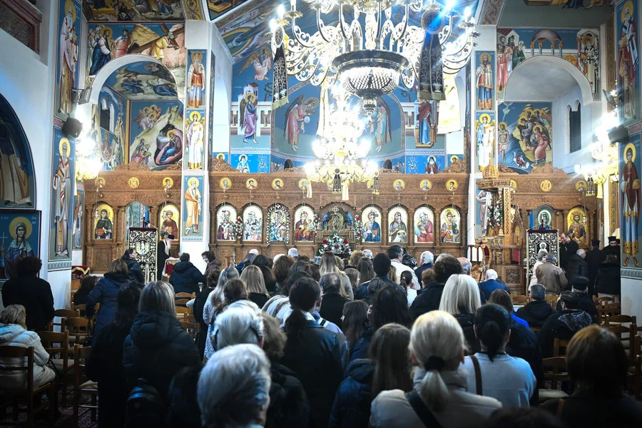 Υποδοχή ιερού λειψάνου της Αγίας Αικατερίνης στον Άγιο Σπυρίδωνα Σερρών - Σερρών Θεολόγος: «Χριστούγεννα σημαίνουν Χριστός, Ναός, Ποτήριο της Ζωής»