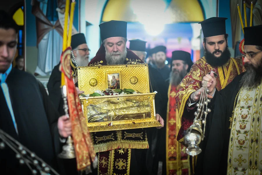 Υποδοχή ιερού λειψάνου της Αγίας Αικατερίνης στον Άγιο Σπυρίδωνα Σερρών - Σερρών Θεολόγος: «Χριστούγεννα σημαίνουν Χριστός, Ναός, Ποτήριο της Ζωής»