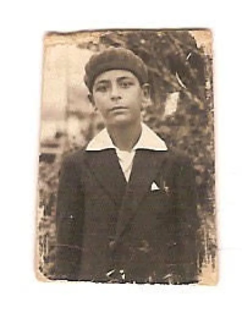 Μια φωτογραφία, μια αβάσταχτη ερώτηση και η εκκωφαντική σιωπή του Αβραάμ Ρομπίσα