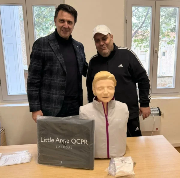 Δήμος Σερρών: Δωρεά εκπαιδευτικού προπλάσματος για την Καρδιοπνευμονική Αναζωογόνηση στο ΚΕΠ Υγείας