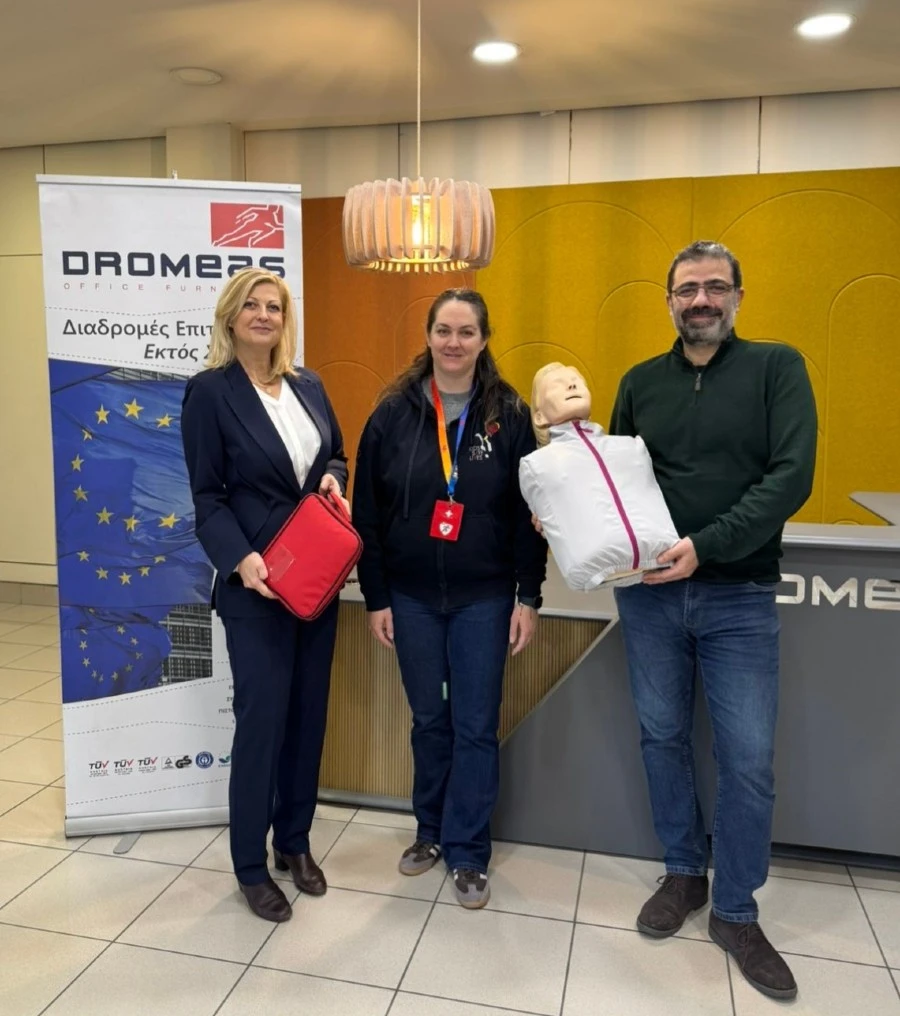 Ο ΔΡΟΜΕΑΣ δώρισε εκπαιδευτικό απινιδωτή και πρόπλασμα εκπαίδευσης CPR στην Οργάνωση Kids Save Lives
