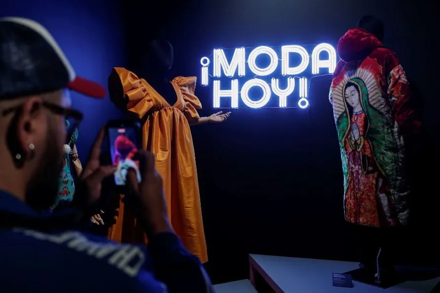 Τη δύναμη της Λατινο-Αμερικανικής μόδας αναδεικνύει έκθεση στην Πόλη του Μεξικού