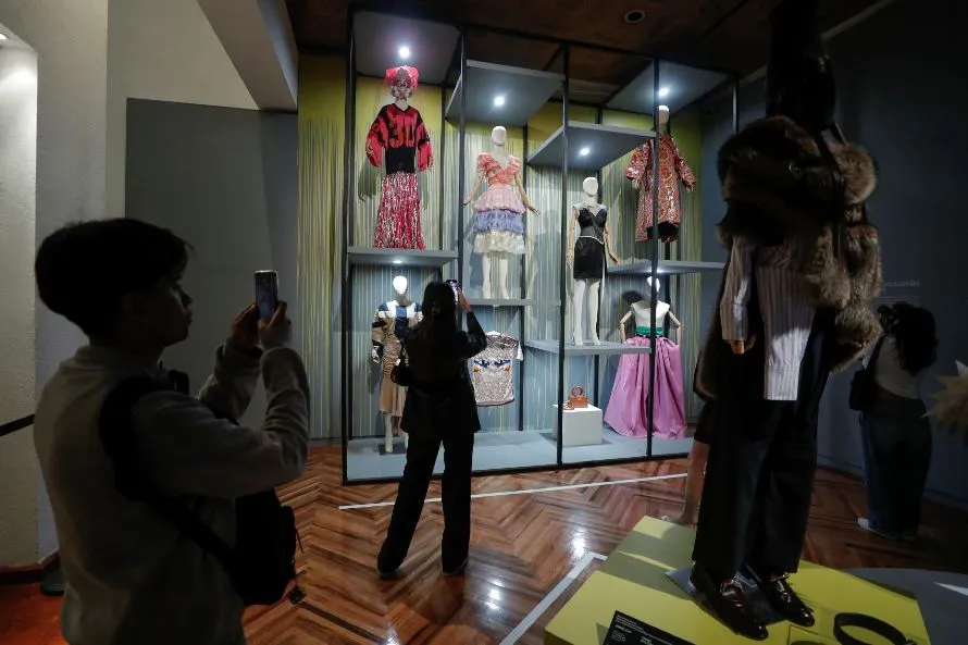 Τη δύναμη της Λατινο-Αμερικανικής μόδας αναδεικνύει έκθεση στην Πόλη του Μεξικού