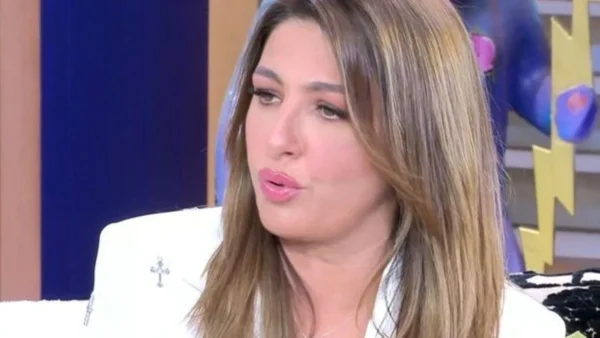 Έλενα Παπαρίζου: Έπαθα υπερκόπωση και είναι κακό πράγμα, θέλει παρακολούθηση