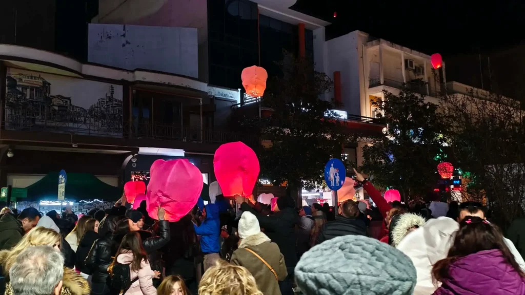 Γέμισε φαναράκια και «ευχές» ο ουρανός των Σερρών