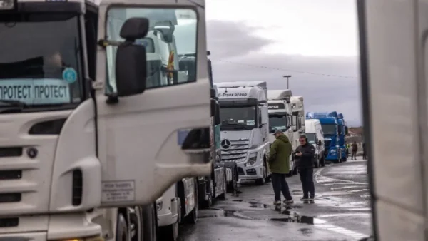 Σερβία: Τερμάτισαν τους αποκλεισμούς των συνόρων οι Σέρβοι οδηγοί φορτηγών