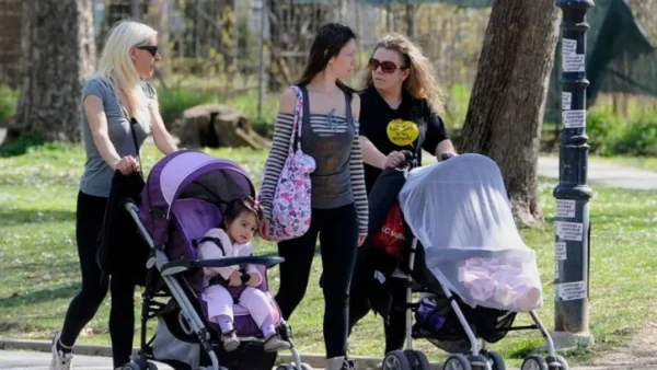 ΔΥΠΑ: 10.000 νέες θέσεις εργασίας για άνεργες γυναίκες - Πλήρης και μερική απασχόληση, με έμφαση στη μητρότητα