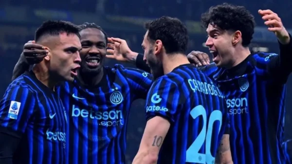 Δεν αφήνει την κορυφή η Ίντερ