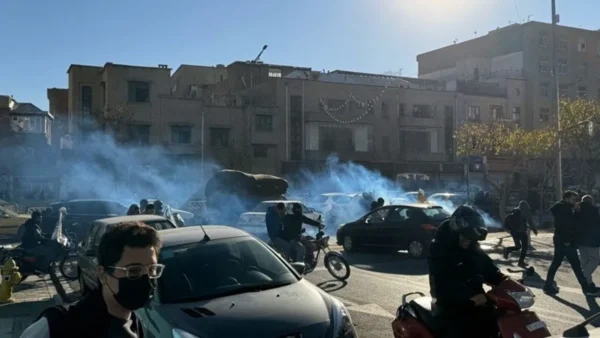 Συγκρούσεις μεταξύ διαδηλωτών και δυνάμεων ασφαλείας στο Ιράν- Ένας νεκρός