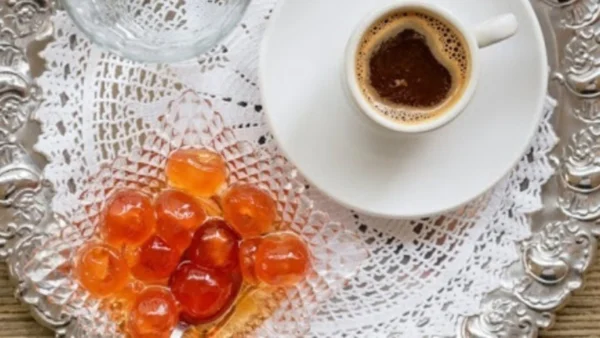 Η εξωστρέφεια του ελληνικού καφέ: Πώς οι εγχώριες αλυσίδες χτίζουν παρουσία σε διεθνείς αγορές