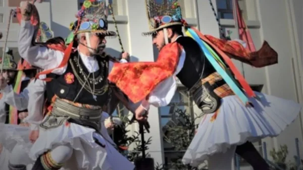 Τα πρωτοχρονιάτικα καρναβάλια της Δυτικής Μακεδονίας με τις αρχαίες ρίζες