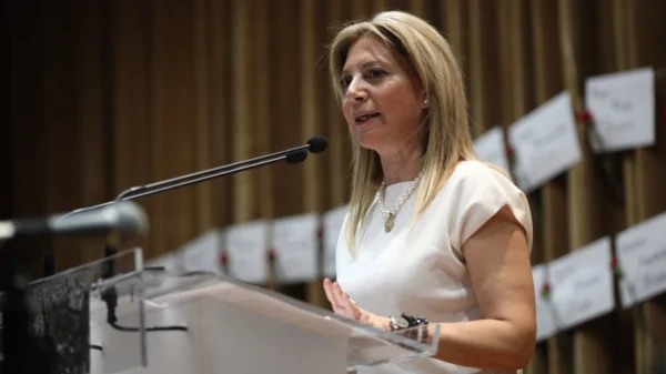 Κόντρα του Συλλόγου των θυμάτων των Τεμπών με την Καρυστιανού: «Όφειλε να παραιτηθεί» - «Θα φύγω αν μου το ζητήσει η συνέλευση»