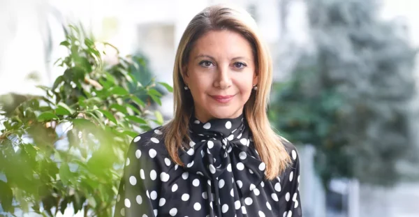 Καρυστιανού: Το διεφθαρμένο πολιτικό σύστημα δεν θα δώσει λύσεις, γιατί αυτό θα σήμαινε τη διάλυσή του – Διαβάστε όλη τη συνέντευξη