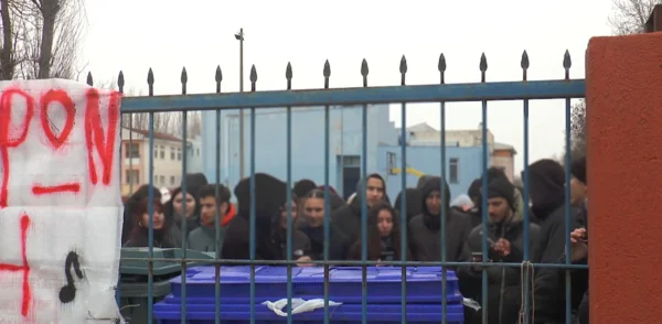 Συμβολική κατάληψη του Μουσικού Σχολείου Σερρών - Τα αιτήματα των μαθητών - video