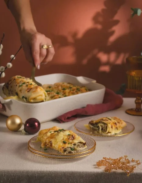 Κρέπες (σαν κανελόνια) με κοτόπουλο, μήλο και τυριά