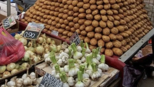 Επ' αόριστον απεργία στις λαϊκές - Μηχανοκίνητη πορεία παραγωγών και εμπόρων