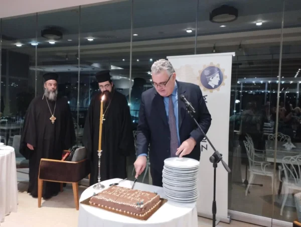 Ευχές για υγεία, ευημερία και ανάπτυξη του επιχειρείν στην κοπή της Πρωτοχρονιάτικης πίτας του Επιμελητηρίου Σερρών