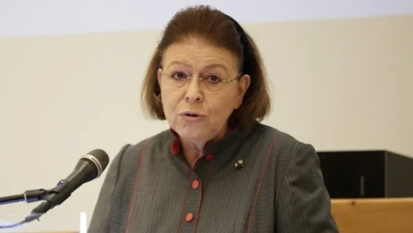 Λ. Μενδώνη για την απώλεια του Χρ. Πολίτη: «Διέγραψε μια γόνιμη πορεία δεκαετιών στην Τέχνη»