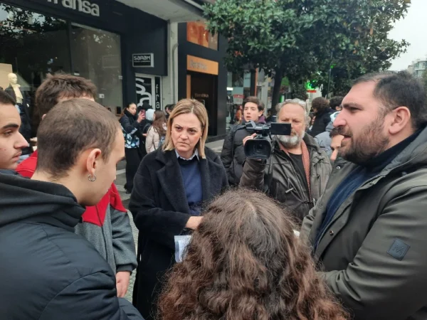 Συνάντηση της Δημάρχου Σερρών με τους μαθητές του Μουσικού Σχολείου-Παρέδωσαν ψήφισμα με τα αιτήματά τους