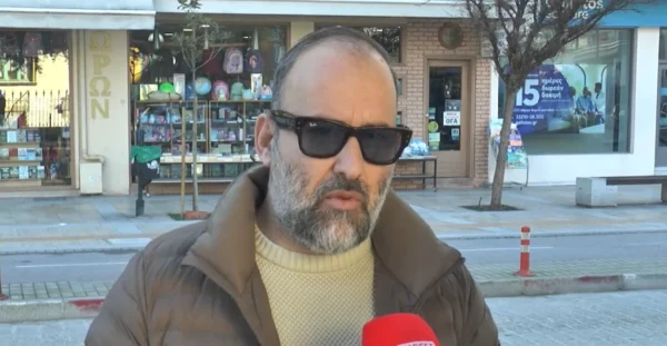 Σήκωσαν χειρόφρενο τα ταξί σε Αθήνα και Θεσσαλονίκη - Αντιδρούν στην υποχρεωτική ηλεκτροκίνηση οι οδηγοί