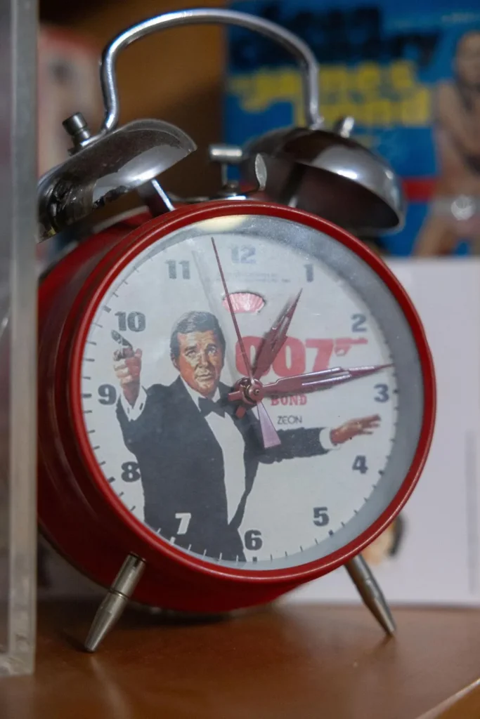 Ο Τζέιμς Μποντ «ζει» στο Ρετζίκι - Η εντυπωσιακή συλλογή ενός φανατικού συλλέκτη του 007