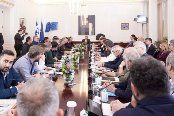 Κ.Τσιάρας: Παραγωγική η συνάντηση με την αντιπροσωπεία των μπλόκων στο Μέγαρο Μαξίμου