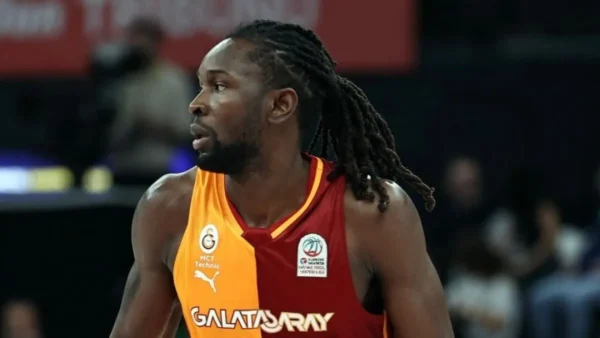 Συμφωνία του ΠΑΟΚ με τον Νιγηριανό σέντερ Ομορούγι