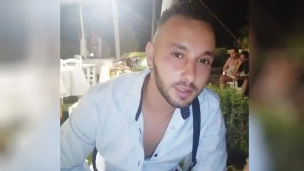 Πάτρα: “Δούλευε για ένα μεροκάματο και τον φάγανε” λέει η γυναίκα του 30χρονου που ξυλοκοπήθηκε μέχρι θανάτου