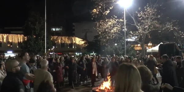 Έριξε αυλαία η Πολιτεία των Ευχών με τα τα κάλαντα των Θεοφανίων και παραδοσιακό γλέντι - video