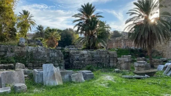 ΥΠΠΟ: Ανάδειξη της ρωμαϊκής οδού Cardo και του Τετραπύλου, στον αρχαιολογικό χώρο της «Περβόλας», στη μεσαιωνική πόλη της Ρόδου