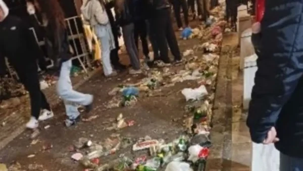 Επτακόσιους τόνους σκουπίδια «έβγαλαν» τα πάρτι της Πρωτοχρονιάς