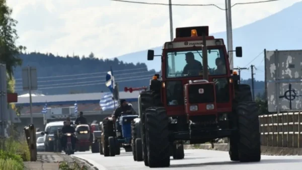 Τη Δευτέρα αποχωρούν τα τρακτέρ από το μπλόκο του Προμαχώνα, θα περάσουν μέσα από την πόλη των Σερρών