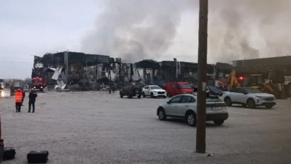 Σε βαρύ πένθος οι κηδείες των τριών γυναικών που έχασαν τη ζωή τους στην μπισκοτοβιομηχανία