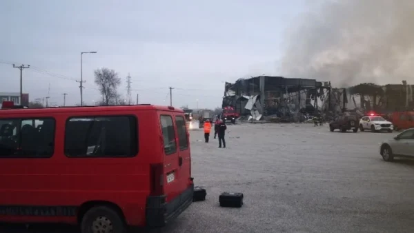 Τρίκαλα: Τριήμερο δημοτικό πένθος για τις πέντε νεκρές εργαζόμενες στην μπισκοτοβιομηχανία