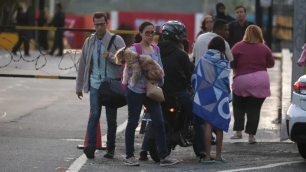 Βενεζουέλα: Νεκρική σιγή και μυρωδιά καμένου στο Καράκας μετά την επίθεση των ΗΠΑ