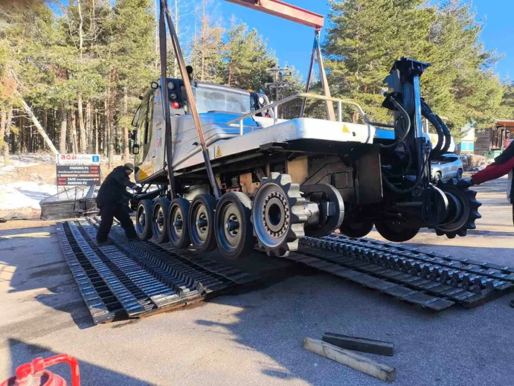 Νέο υπερσύγχρονο χιονοστρωτήρα απέκτησε το χιονοδρομικό κέντρο Λαϊλιά Σερρών με τη στήριξη της Αντιπεριφέρειας - video