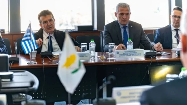 Συνάντηση Μ. Χρυσοχοΐδη με τον Κύπριο Υπουργό Δικαιοσύνης και Δημόσιας Τάξης– Κύπριοι αστυνομικοί θα φοιτούν στη Σχολή Αξιωματικών της ΕΛΑΣ