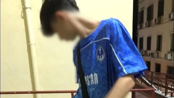 Είμαι ο Άγγελος, τα σαράντα μου έγιναν... είστε ελεύθεροι πια!