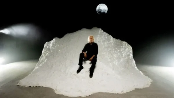 Ο Γιάννης Αγγελάκας επιστρέφει με το «Μπλουζ του Μικρού Πρίγκιπα» στη Στέγη