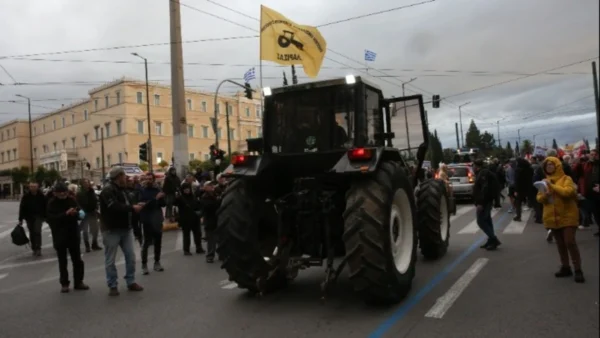 Ολοκληρώθηκε το αγροτικό συλλαλητήριο της Πανελλαδικής Επιτροπής των Μπλόκων στο Σύνταγμα