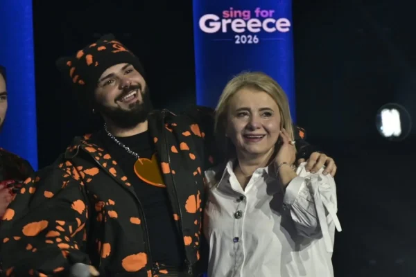 Eurovision 2026: Ο Akylas «πετάει» για Βιέννη με το «Ferto»