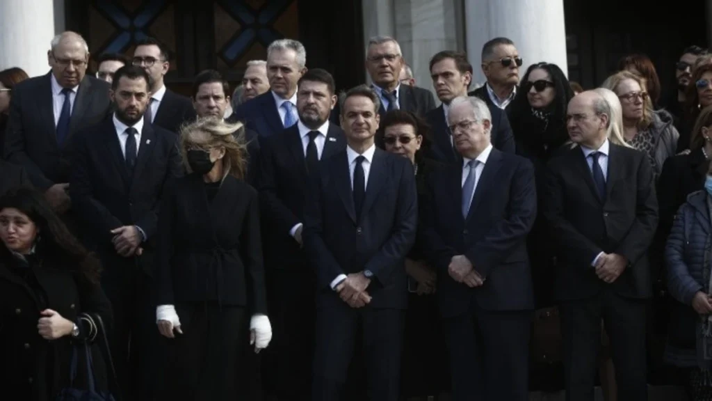 Με συγκίνηση η πολιτειακή και πολιτική ηγεσία και πολίτες είπαν το ύστατο χαίρε στην Ελένη Γλύκατζη-Αρβελέρ