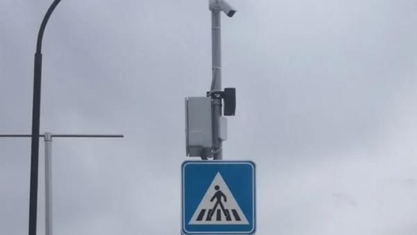 Έξυπνες διαβάσεις στα Τρίκαλα-Η κάμερα «αναγνωρίζει» τη φιγούρα ατόμου και «δίνει εντολή»