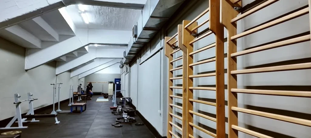 Ευχαριστίες από τον Γ.Σ. “Σέρρες ΄93” και τον “ΟΦΚΑ Σέρρες” για την ανακαινισμένη αίθουσα γυμναστηρίου στο Δημοτικό Στάδιο Σερρών 