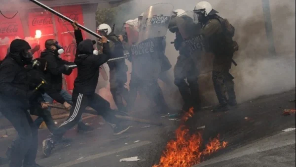 Κοντάρια, βόμβες μολότοφ, ναρκωτικά και αντιασφυξιογόνες μάσκες βρέθηκαν εντός του χώρου του ΑΠΘ