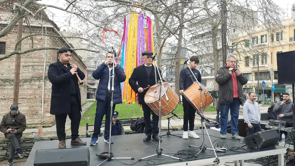 Αποκριάτικο χρώμα και παράδοση από το Δήμο Σερρών και τους πολιτιστικούς συλλόγους με το «Γαϊτανάκι»