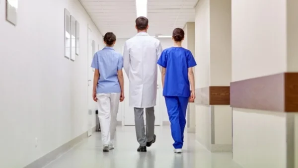 Τρεις στους πέντε εργαζόμενους αντιμετωπίζουν μυοσκελετικά προβλήματα - Ο κρίσιμος ρόλος του φυσικοθεραπευτή στο ΕΣΥ